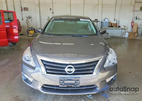 2015 Nissan Altima 2.5 z USA, uszkodzony, nr VIN 1N4AL3AP5FC125551